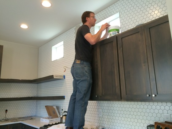 backsplash-tiling