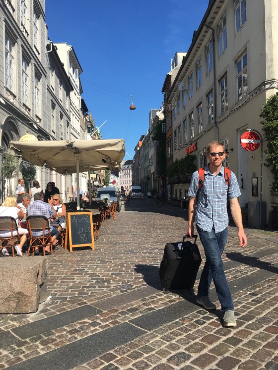 copenhagen nyhaven sidewalk