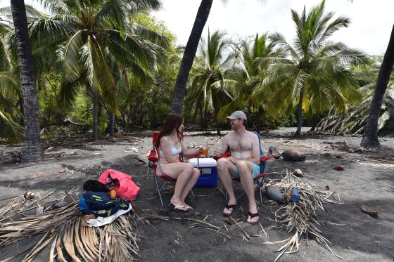 honomalino beach shade.JPG